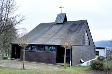 Die Lioba-Kapelle: Aussenansicht von Nord-Westen Die Lioba-Kapelle: Aussenansicht von Nord-Westen